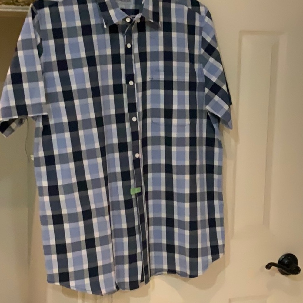 Men’s button down plaid shirt